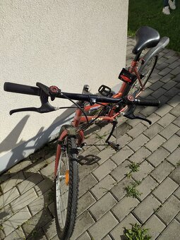 Bicykel s detskou sedackou cerveny - 8