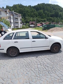 Predam skoda fabia 1.4.benzin rocnik 2001 - 8