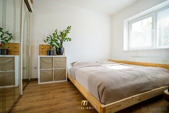 3i dom s krbom, terasou a pekne upravenou záhradou, Rajka - 8