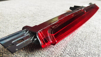 tretie brzdové svetlo na BMW X2 - 8