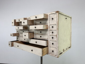 dizajnová skrinka so šuplíkmi Zubný laborant 1930 - 8