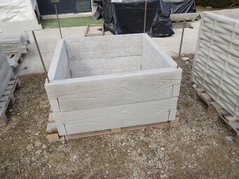 Vyvýšené betónové záhony - 8