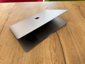 MacBook Pro 15,4”  - najvyssia konfiguracia 2017 - 8