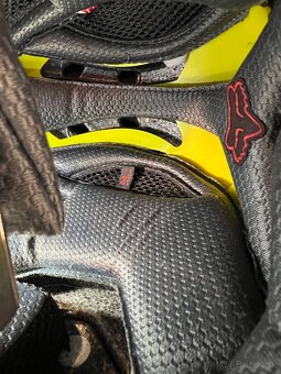 Prilba FOX V3 veľkosť M - 8