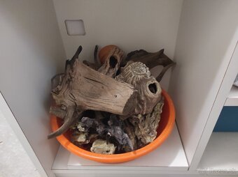 Robustná skrinka s akváriom a príslušenstvom... - 8