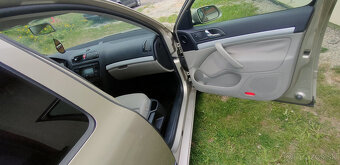 Škoda Octavia II 1.6 benzín - Ambiente - 8