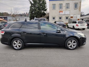 Toyota Avensis - 8