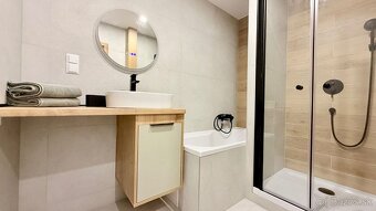 REZERVOVANÉ - KUZMÁNYHO - KARPATSKÁ 3 IZBOVÝ LUXUSNÝ MODERN - 8