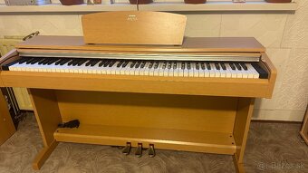 Yamaha piano - 8