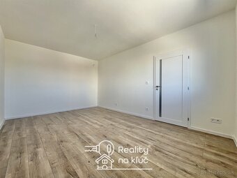 Na prenájom moderný, zrekonštruovaný 2-izbový byt s balkónom - 8