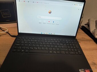 Predám notebook DELL VOSTRO 15 3515 - 8