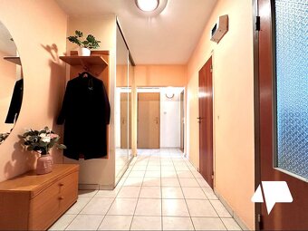REZERVOVANÉ Predaj, 4 izbový byt - loggia, pivnica a klimat - 8