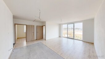 ŠIKOVNÝ 4 IZBOVÝ RODINNÝ DOM V ŠTANDARDE,2xPARKOVACIE MIESTO - 8