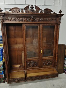 Starožitná vitrína - 8