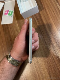 iPhone 8 64GB Silver - 8