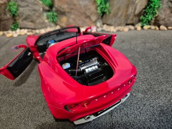 Prodám model 1:18 Lotus 111S spider 2002 - 8