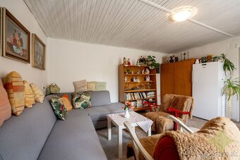 Pokoj vidieka, výhody mesta – Rodinný dom v Novej Bani na pr - 8