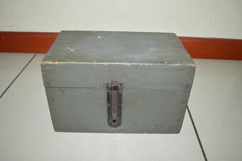 mala drevena vojenska truhlicka/bedna - 8