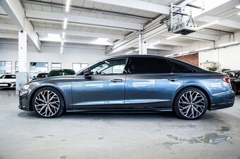 Audi A8 - 8