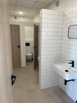 Kancelárie (31m2) blízko centra s parkovaním - 8
