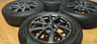 Predám zimnú sadu orig. Mazda 5x114,3 ,205/60 R16 , 7,5mm - 8