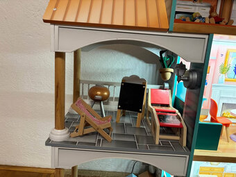 Drevený domček s vybavením - 8
