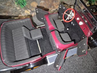 Prodám model 1:18 Reo touring 1917 - 8