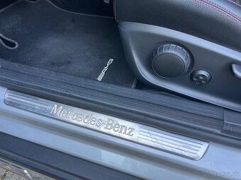 Mercedes-Benz GLA - 8
