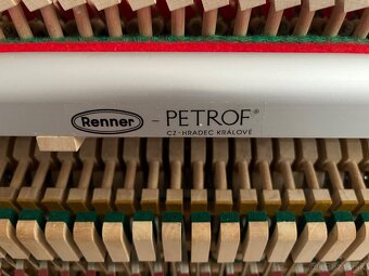 Zánovní Petrof model P 118 N1.Rok výroby 2003 - 8