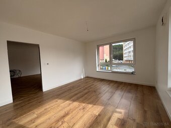 PREDAJ, 3 IZBOVÝ BYT S BALKÓNOM A PARKOVACÍM STÁTIM V NOVOST - 8