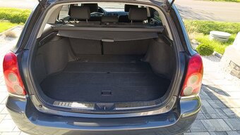 Toyota Avensis 2.2 D4D - 8