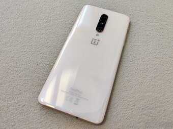 Oneplus 7 Pro. 8gb+3gb//256gb. Smotanová pekná metalíza. - 8