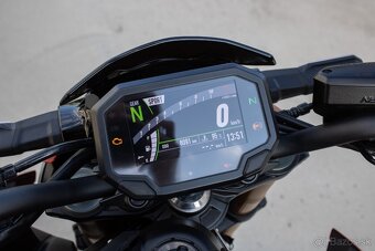 Kawasaki Z900 - 8