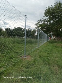 Montáž oplotenia... - 8