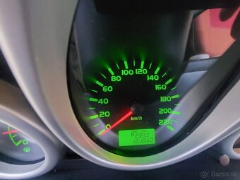 Mitsubishi COLT 1.3 benzín - 8