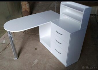 Manikérsky stôl . - 8