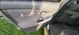 Toyota Prius 2011 lpg - 8