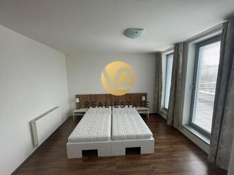 NA PRENÁJOM 2-izbový byt Nitra - centrum, s garážovým státím - 8