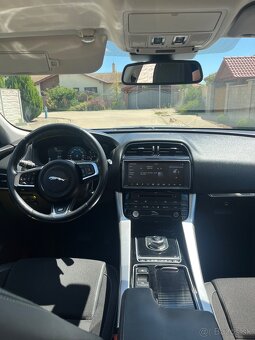 Jaguár F Pace - 8