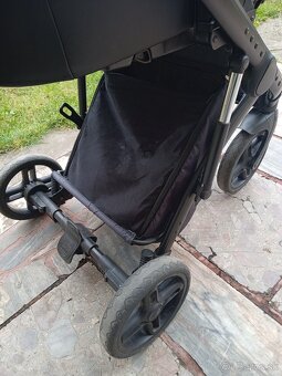 Kočik ,fusak ,sedačka (vajičko), stolička na jedenie. - 8