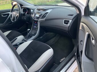 Hyundai Elantra, kupený na Slovensku, nájazd len 53600 km. - 8