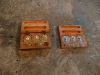 Držiaky rýn K/J/G, ako nové 8ks - 6e ks.monterky,prešiváky. - 8