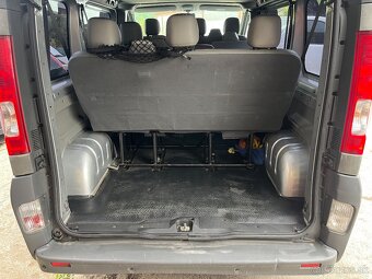 Prenajom 9 miestneho vozidla Renault Trafic - 8