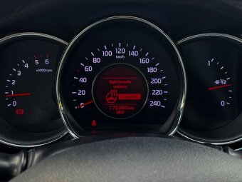 Kia Ceed SW 1.6 crdi - 8