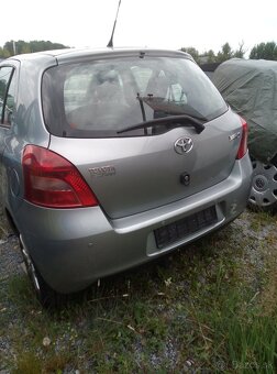 Toyota Yaris 1.3 VVTi 64kw rok 6/2008 Team edition - 8