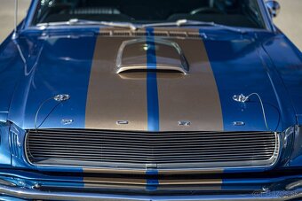 Ford Mustang Fastback - 8