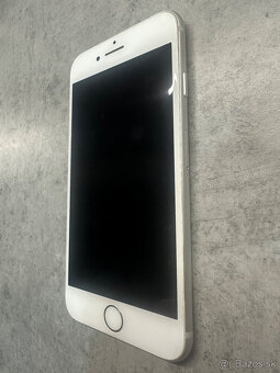 iPhone 8 64GB SILVER - 8