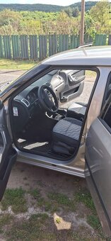 Skoda Fabia - 8