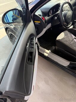 Kia Ceed - 8