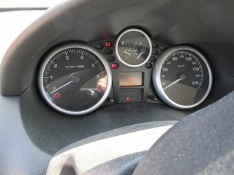 Peugeot 206 + - 8
